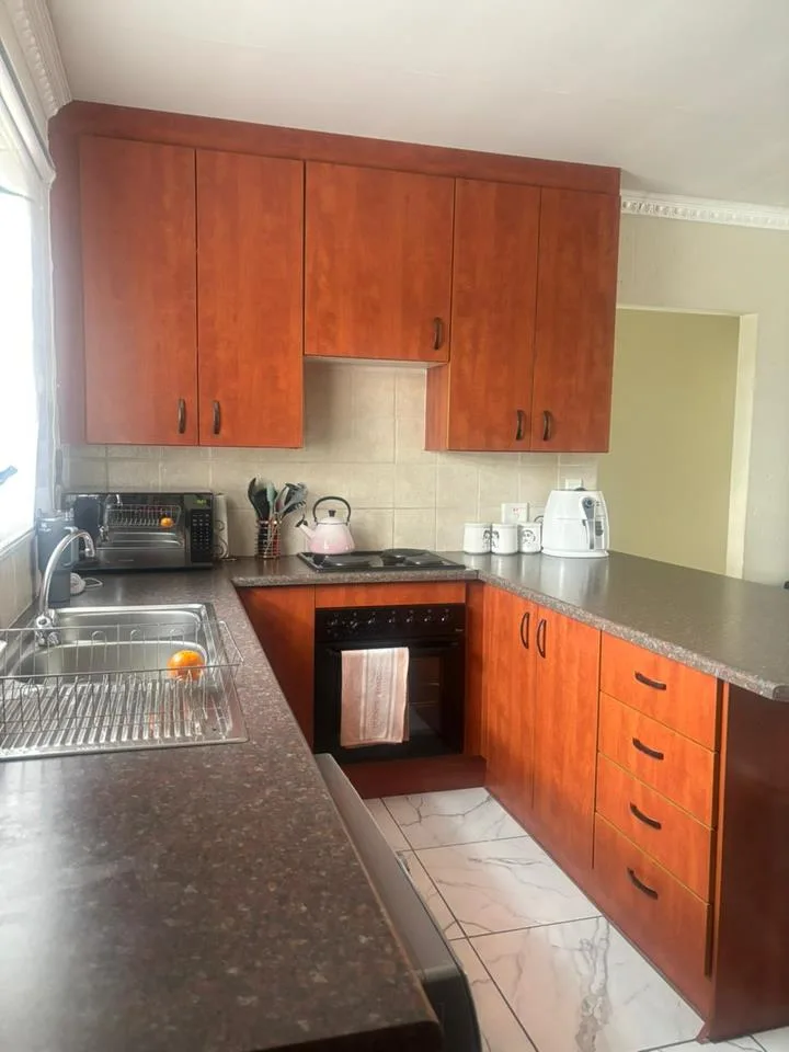 2 Bedroom Townhouse to rent in Strubensvallei