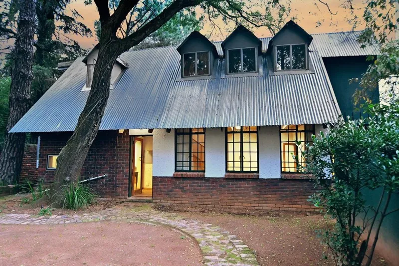 2 Bedroom Townhouse to rent in Bryanston