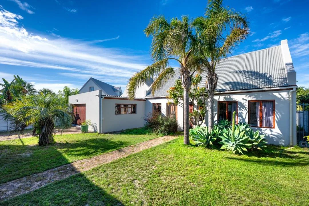 3 Bedroom House for sale in Table View
