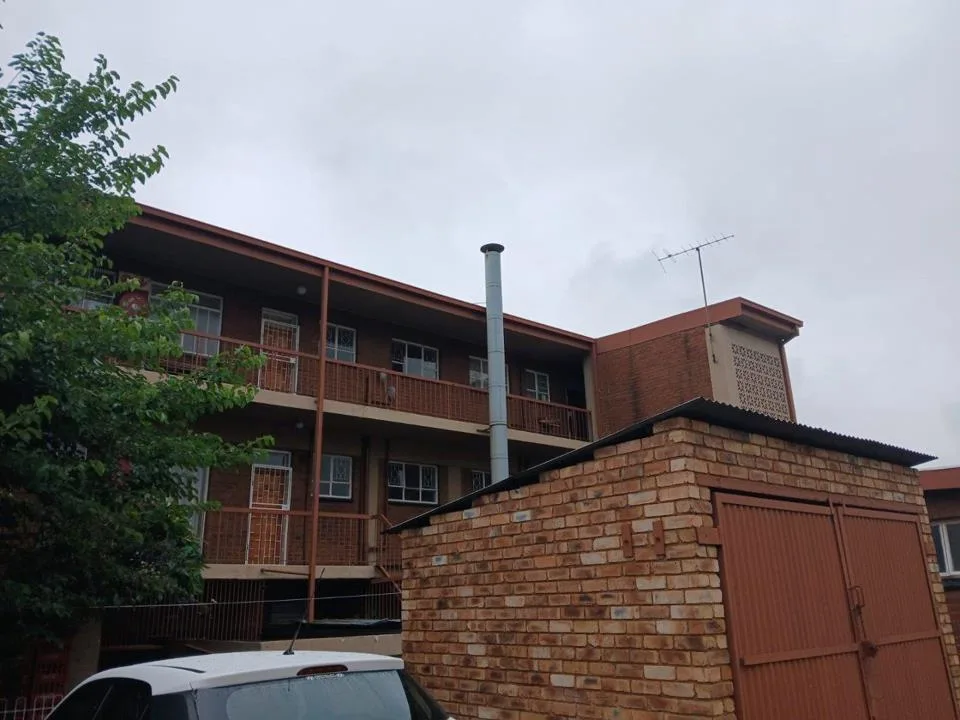 Apartment / flat to rent in South Crest