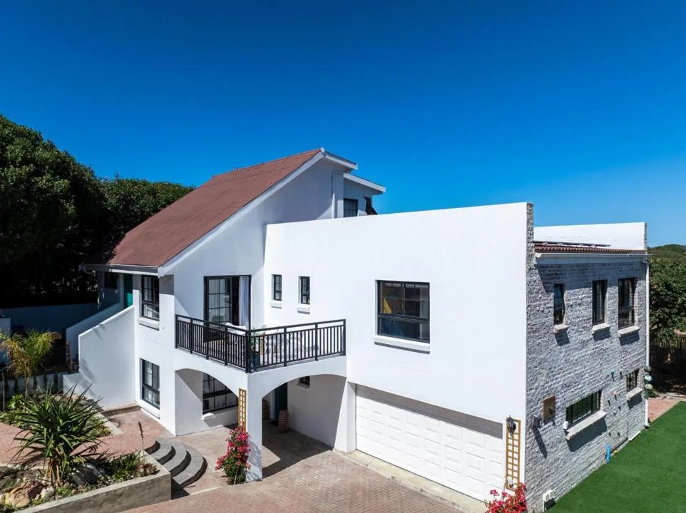 5 Bedroom House to rent in Sandbaai