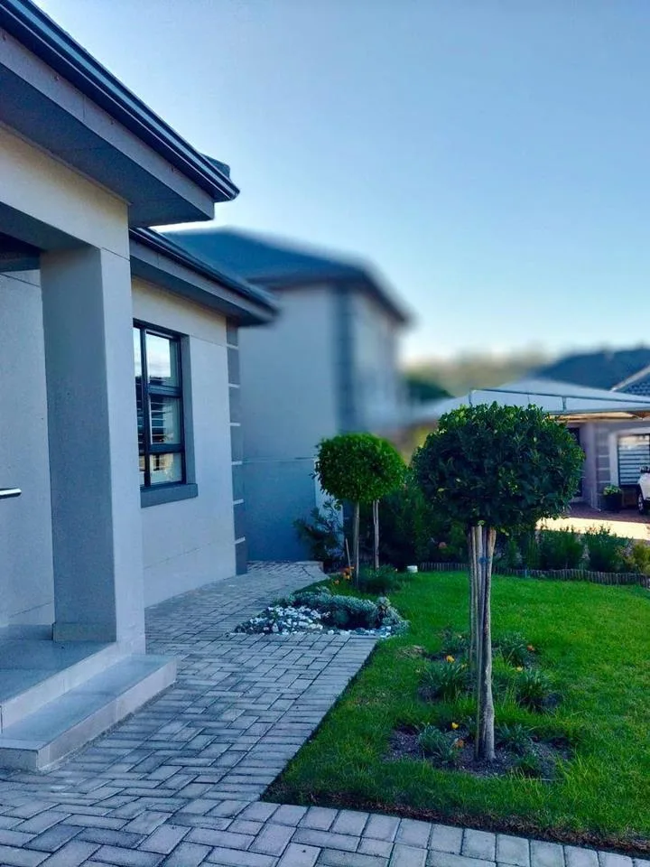 3 Bedroom Townhouse for sale in Tergniet