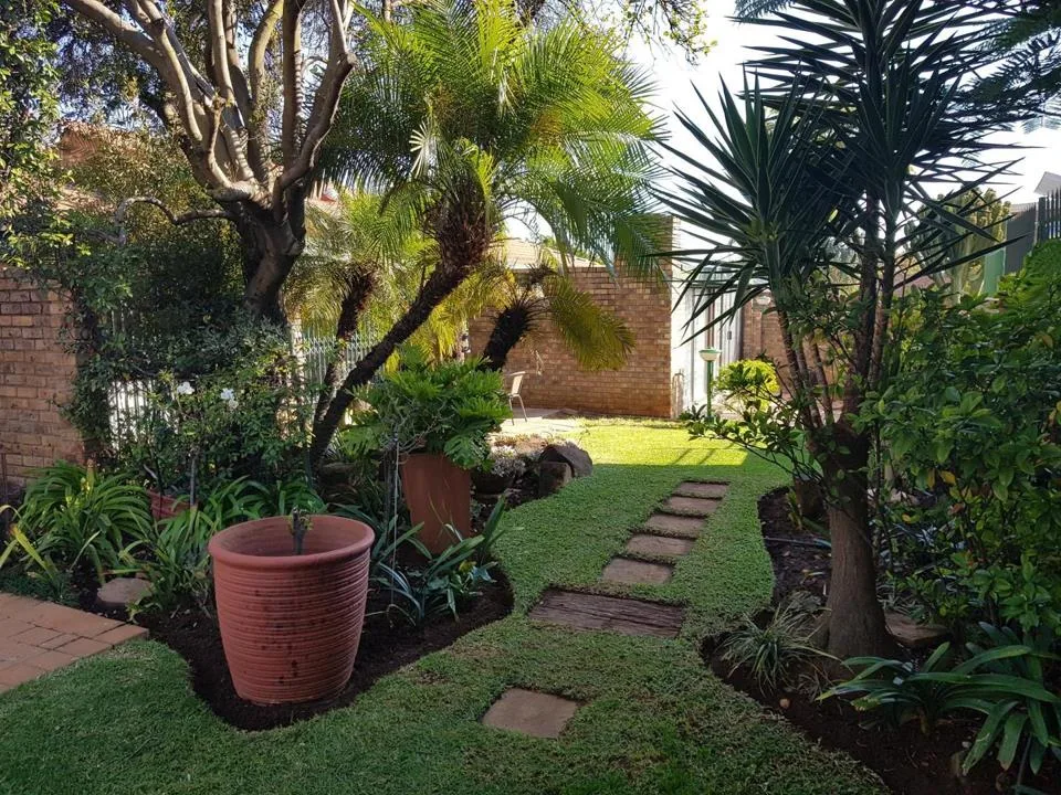 3 Bedroom Townhouse to rent in Garsfontein