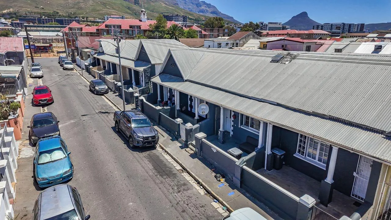 20 Bedroom House for sale in Salt River