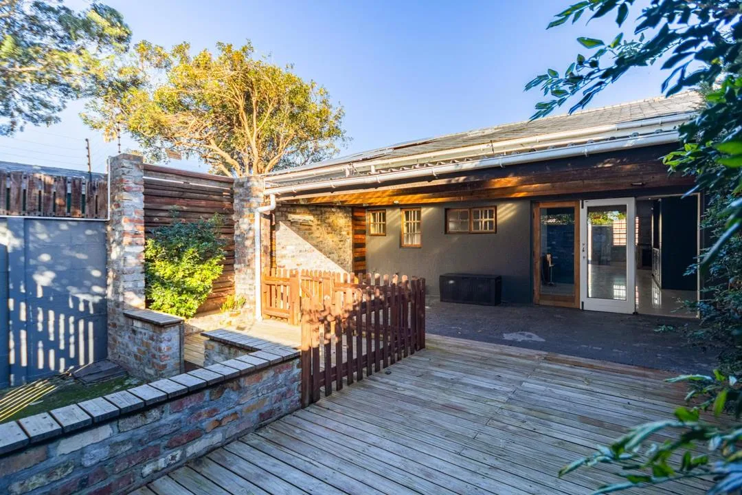 2 Bedroom House for sale in Claremont