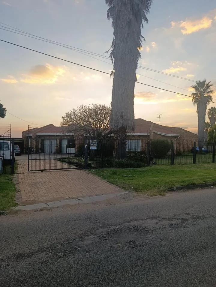 4 Bedroom House to rent in Elspark