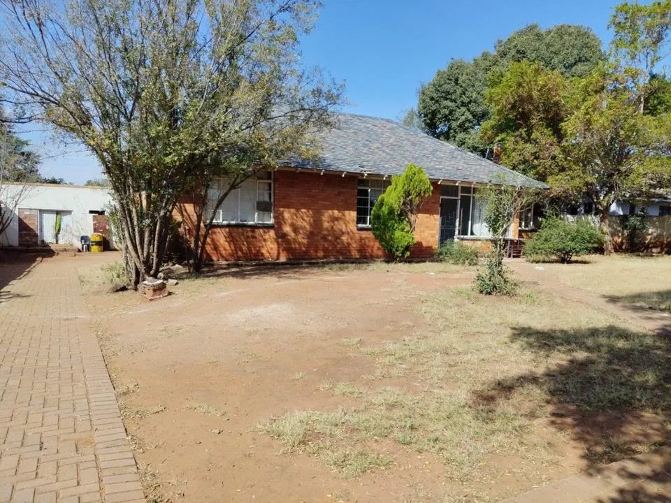 3 Bedroom House for sale in Stilfontein Ext 1