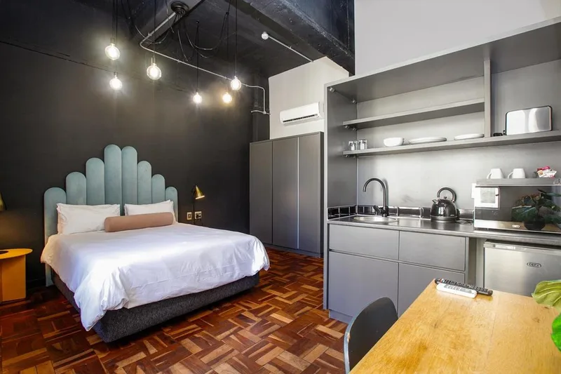 0.5 Bedroom Apartment / flat to rent in Cape Town City Centre