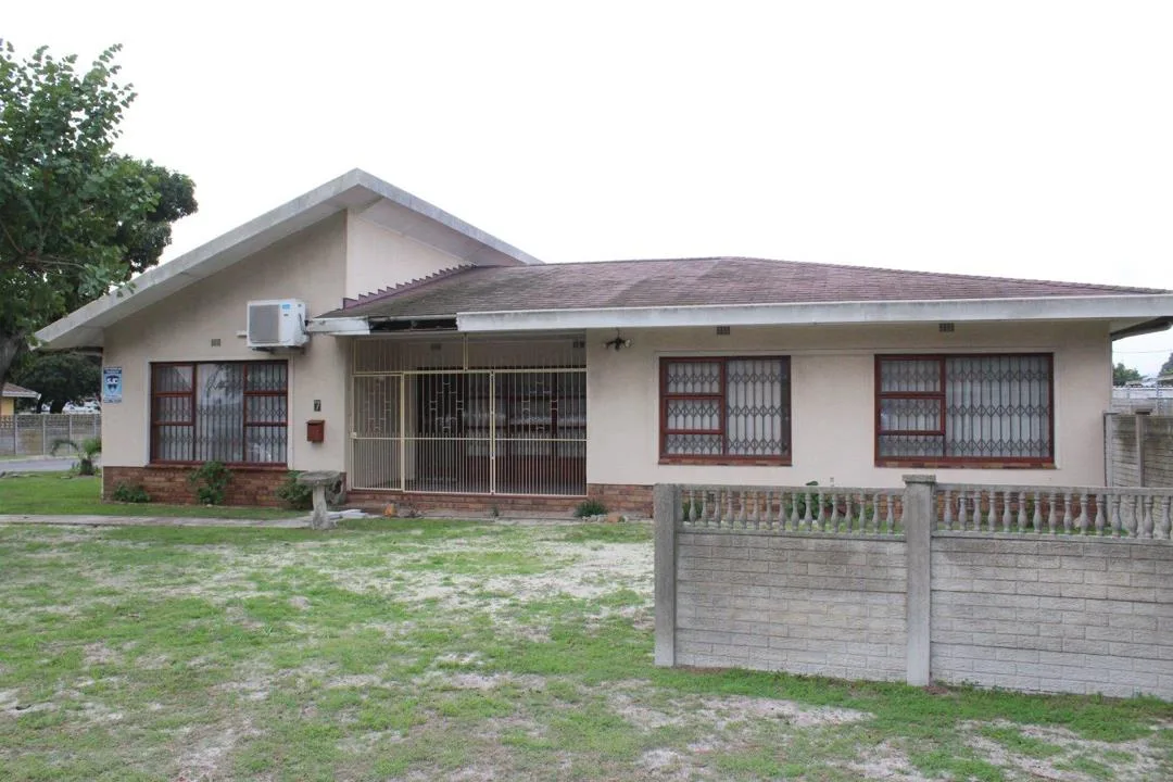 4 Bedroom House for sale in Klipdam