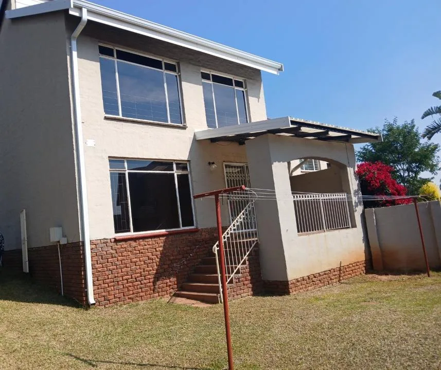 3 Bedroom Townhouse to rent in Sinoville