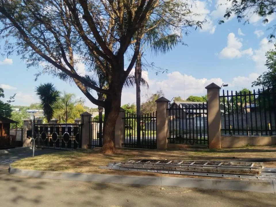2 Bedroom Townhouse to rent in Sonneglans