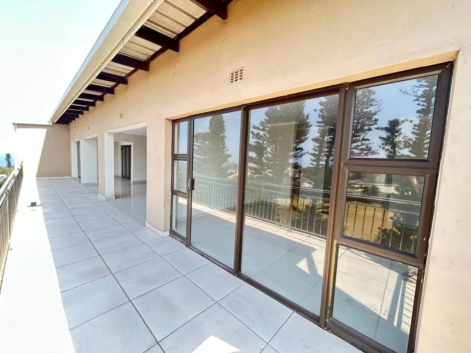 3 Bedroom Apartment / flat to rent in Athlone Park