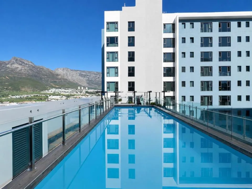 3 Bedroom Apartment / flat for sale in Foreshore