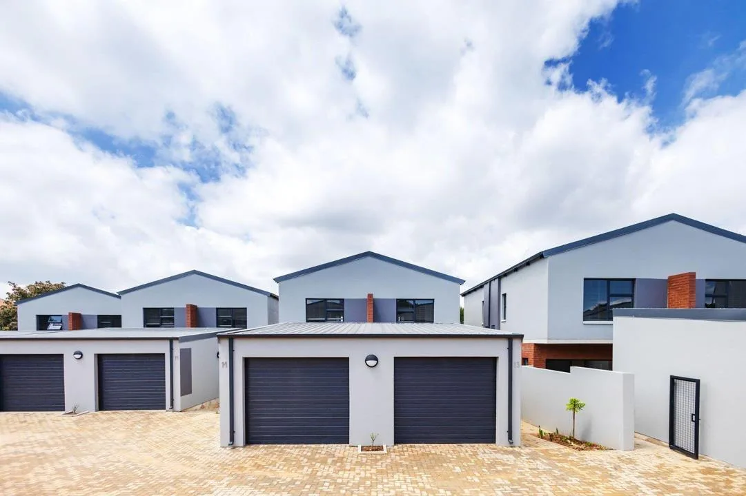 2 Bedroom Townhouse to rent in Olympus AH