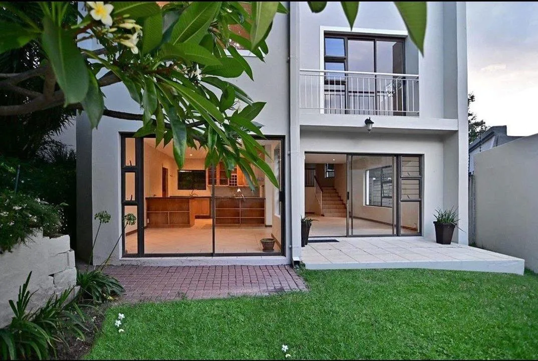 2 Bedroom Townhouse to rent in Hyde Park