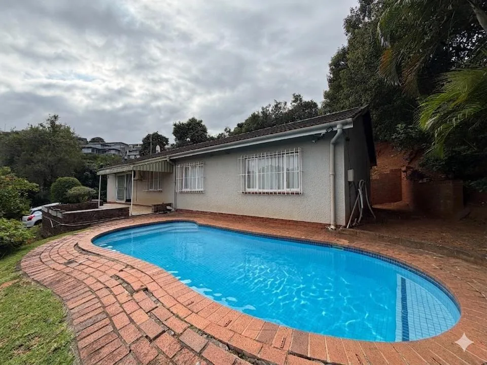 3 Bedroom House to rent in La Lucia
