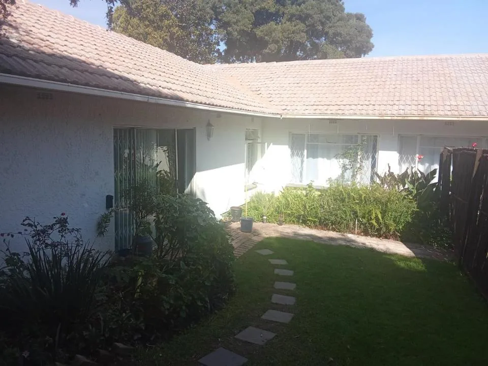 1 Bedroom House to rent in Kensington B