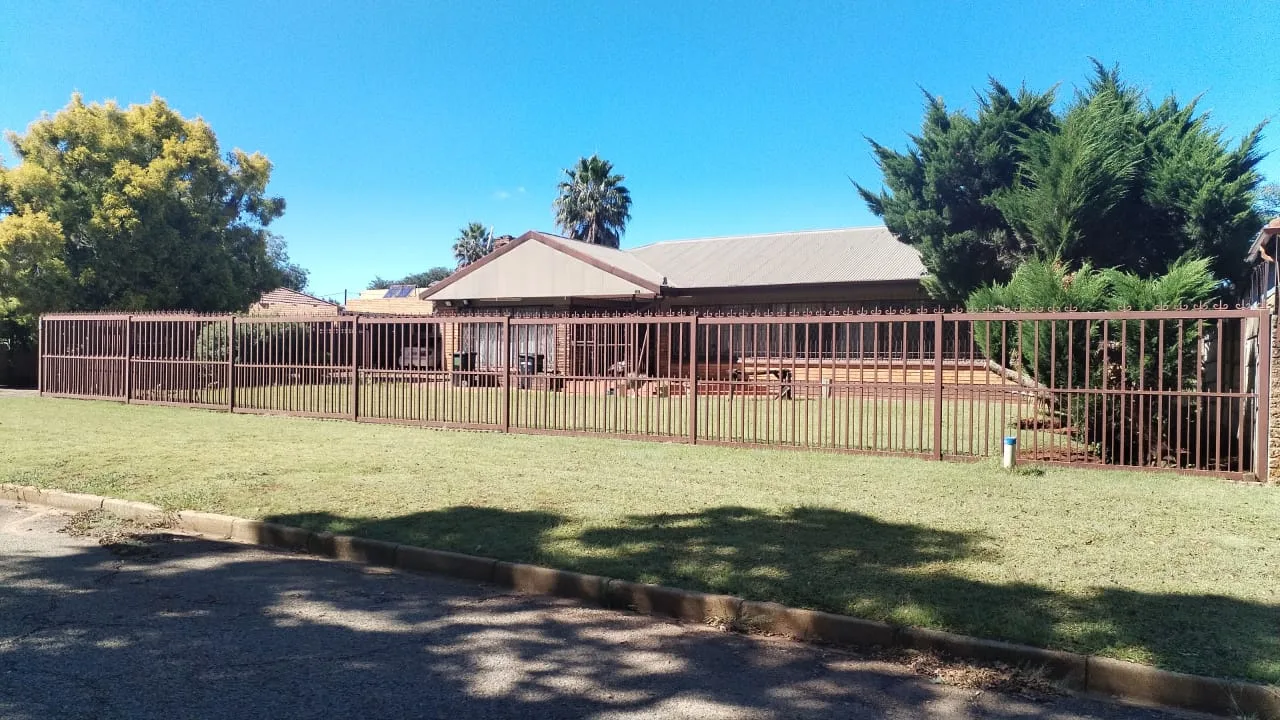 3 Bedroom House to rent in Rowhill