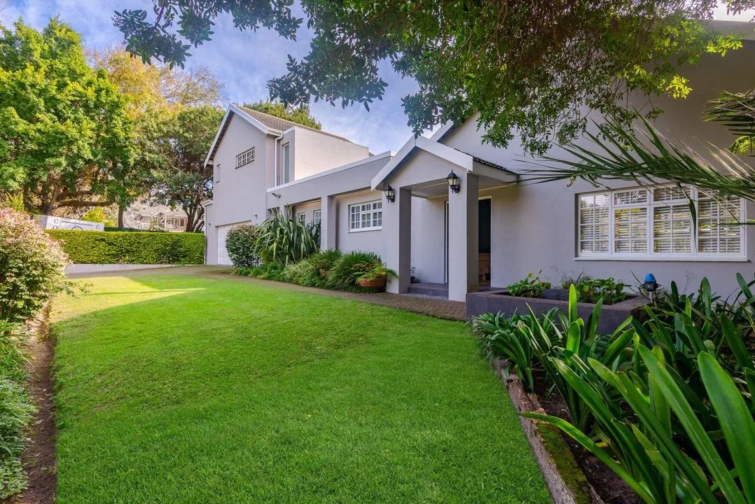 4 Bedroom House for sale in Constantia