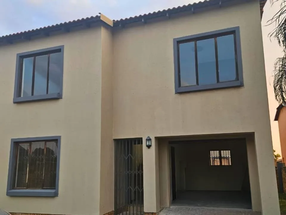 3 Bedroom Townhouse to rent in Krugersdorp Central