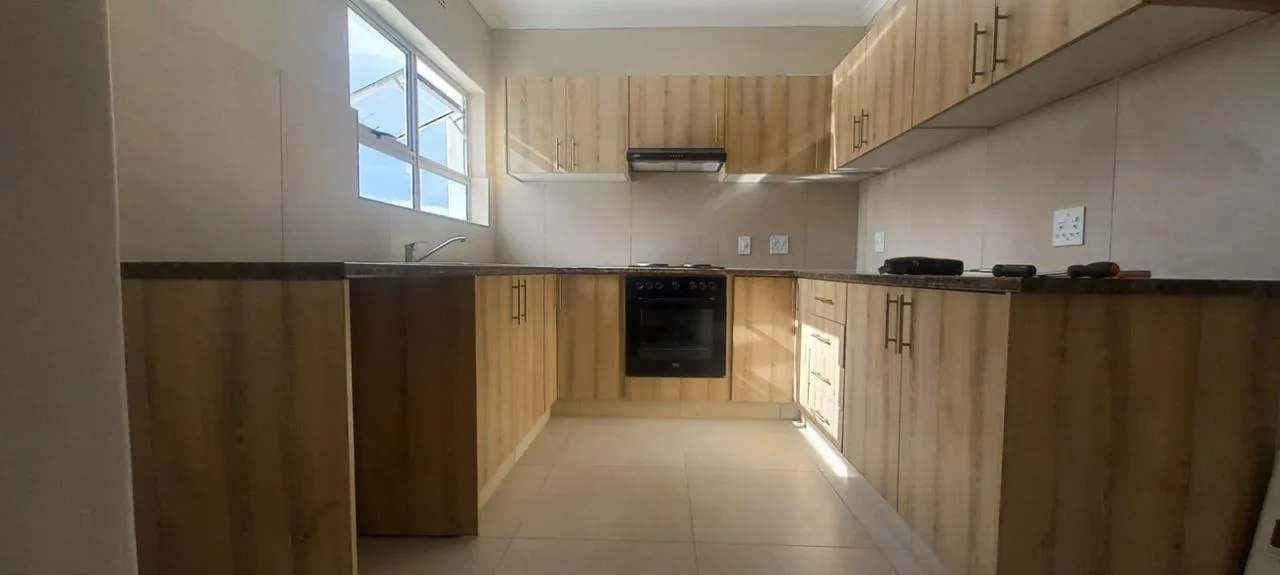 3 Bedroom House to rent in Surrey Estate