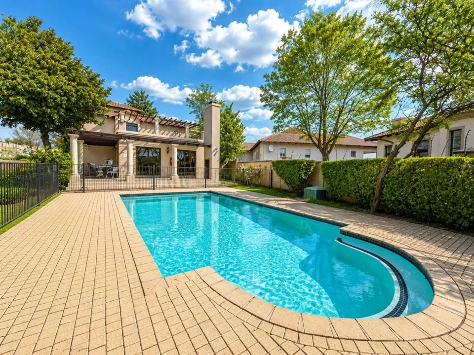 3 Bedroom Apartment / flat to rent in Fourways