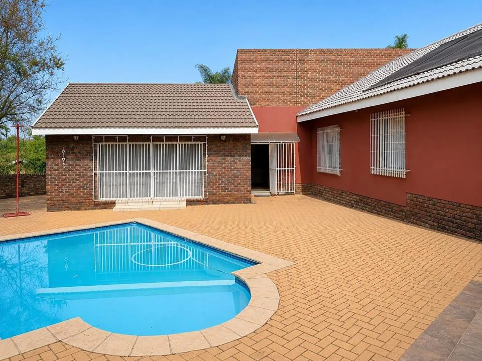 5 Bedroom House for sale in Cashan
