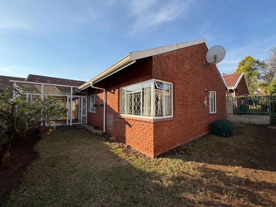 2 Bedroom Townhouse to rent in Hayfields