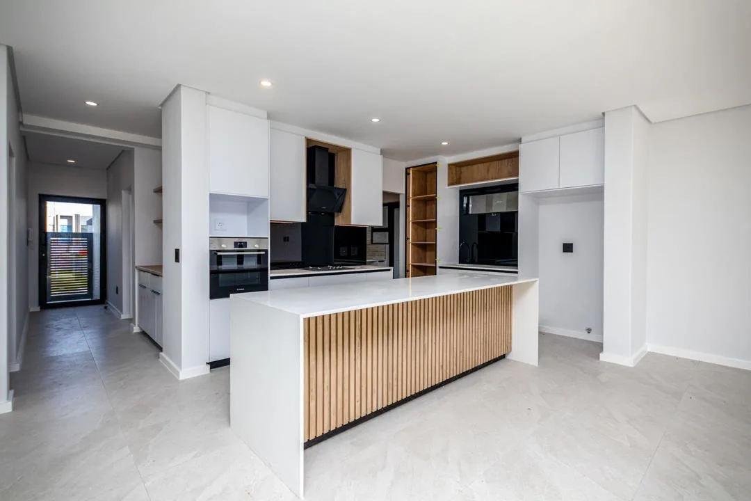 4 Bedroom House for sale in Sandown