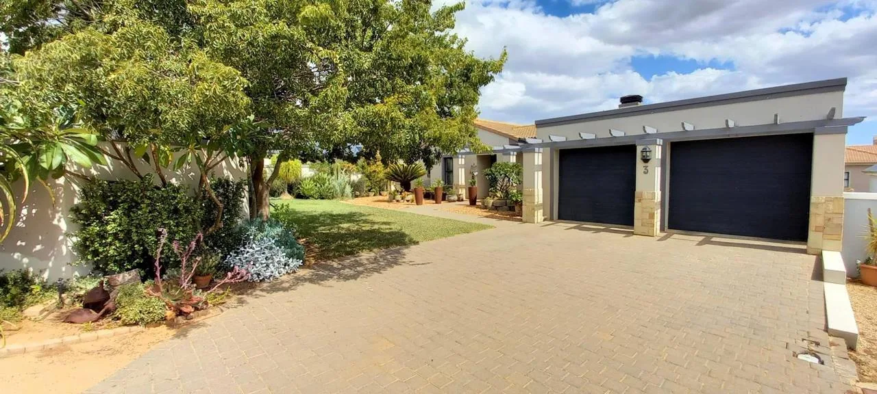3 Bedroom House for sale in Mount Royal Golf Estate