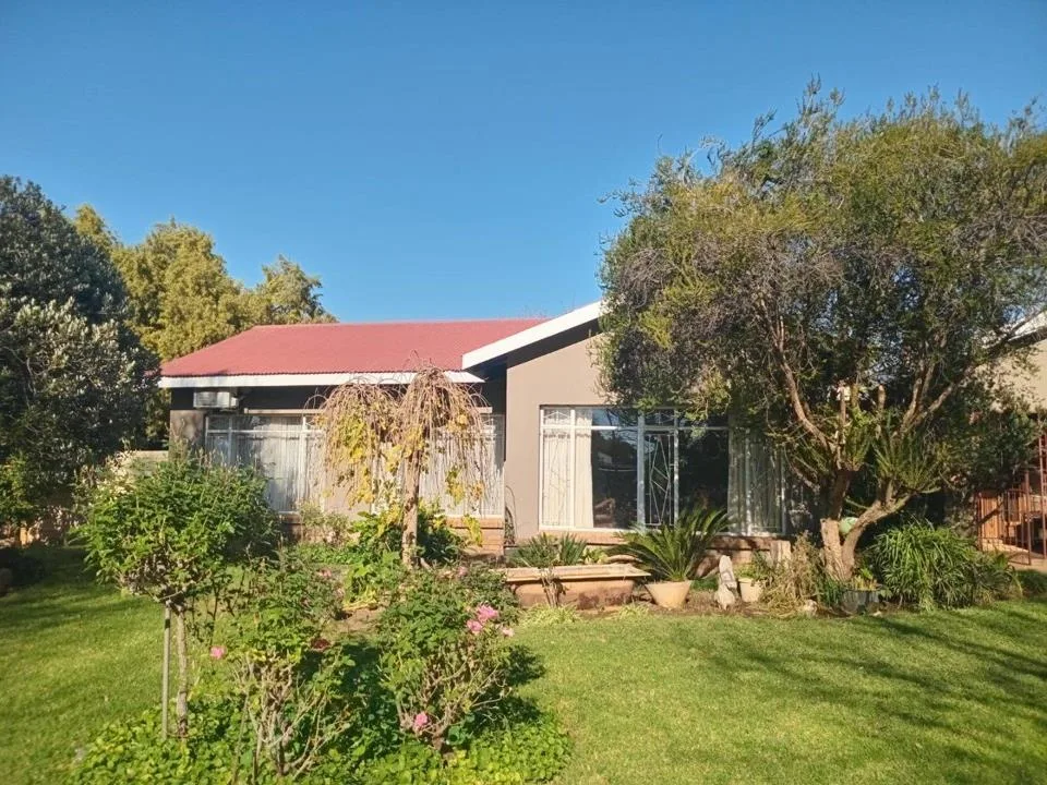 3 Bedroom House for sale in Wolmaransstad