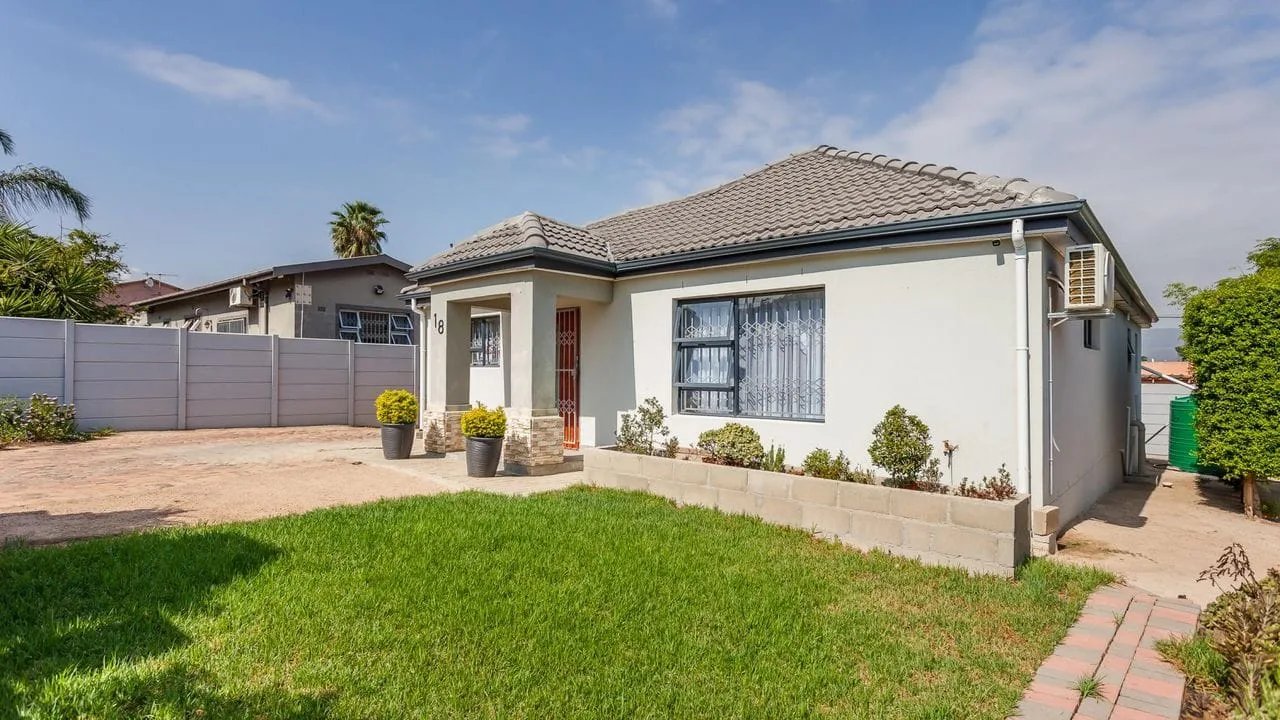 3 Bedroom House for sale in Hillcrest