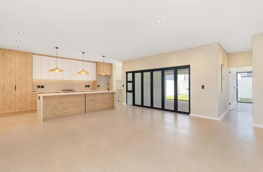 4 Bedroom House for sale in Sandown