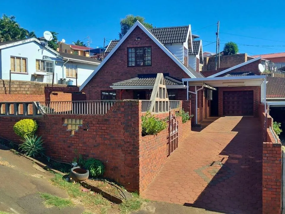 4 Bedroom House for sale in Phoenix Industrial