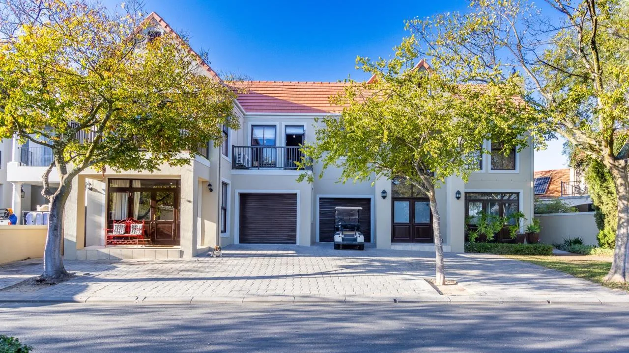 5 Bedroom House for sale in Boschenmeer Golf & Country Estate