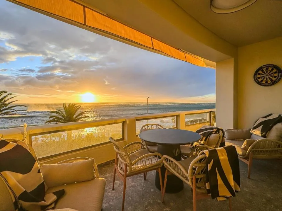 2 Bedroom Apartment / flat for sale in Sea Point