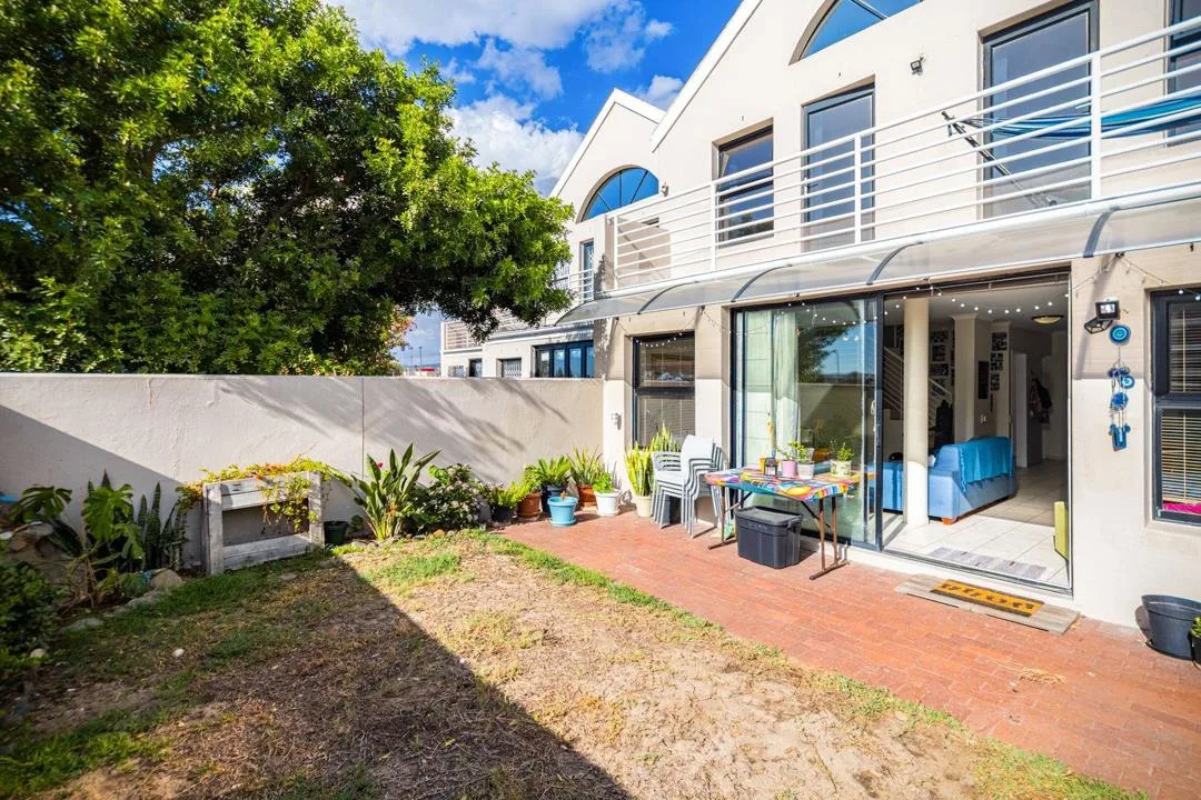 3 Bedroom Townhouse for sale in Milnerton Central