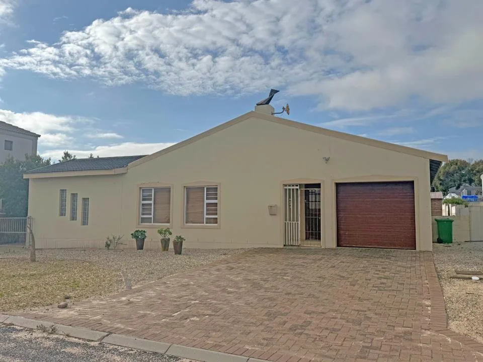 2 Bedroom House for sale in Country Club