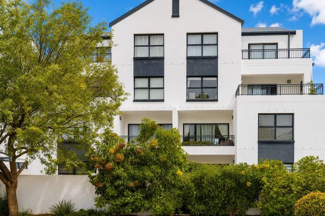 3 Bedroom Apartment / flat to rent in De Velde
