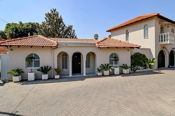 1 Bedroom House to rent in Bedfordview
