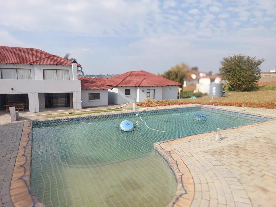 5 Bedroom House to rent in Mooikloof Glen