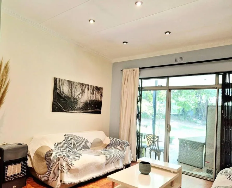 3 Bedroom Apartment / flat to rent in Kelvin