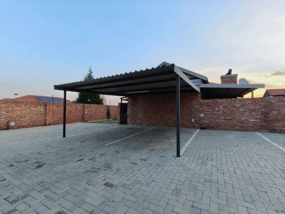 2 Bedroom Townhouse for sale in Baillie Park