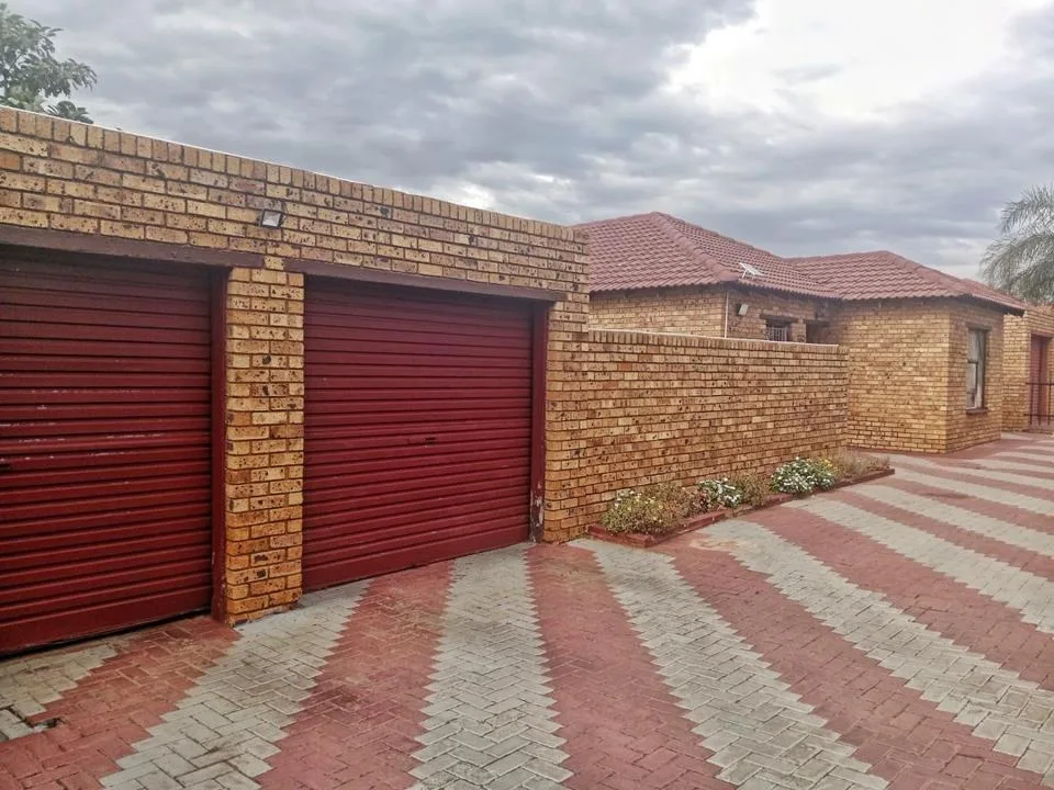 3 Bedroom House to rent in Karenpark