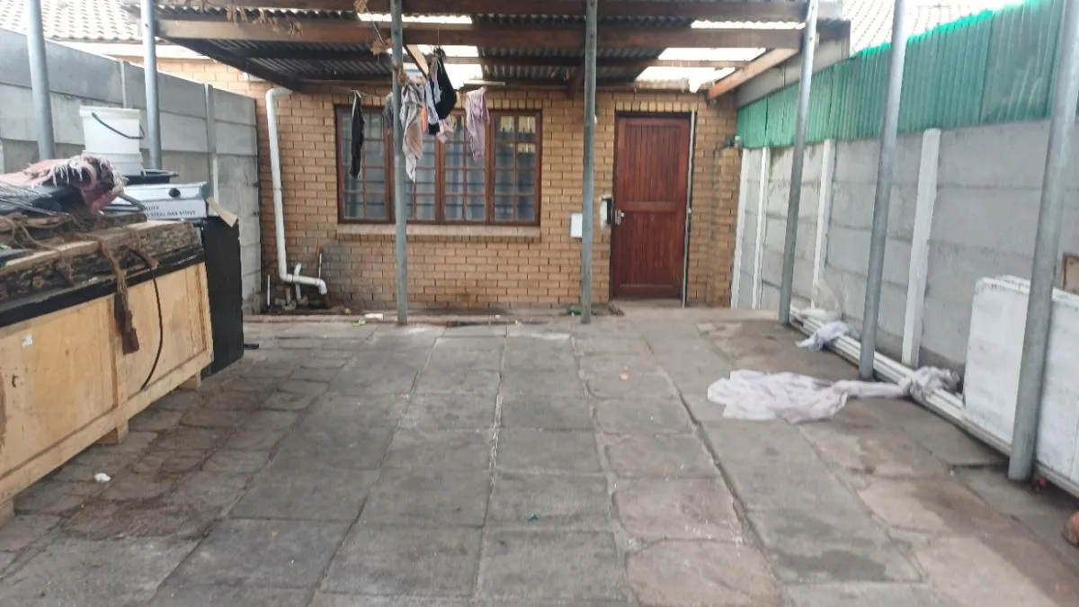 2 Bedroom House to rent in Brooklyn