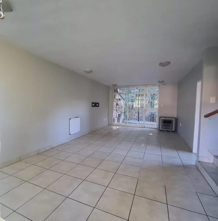 3 Bedroom Townhouse to rent in Val De Grace