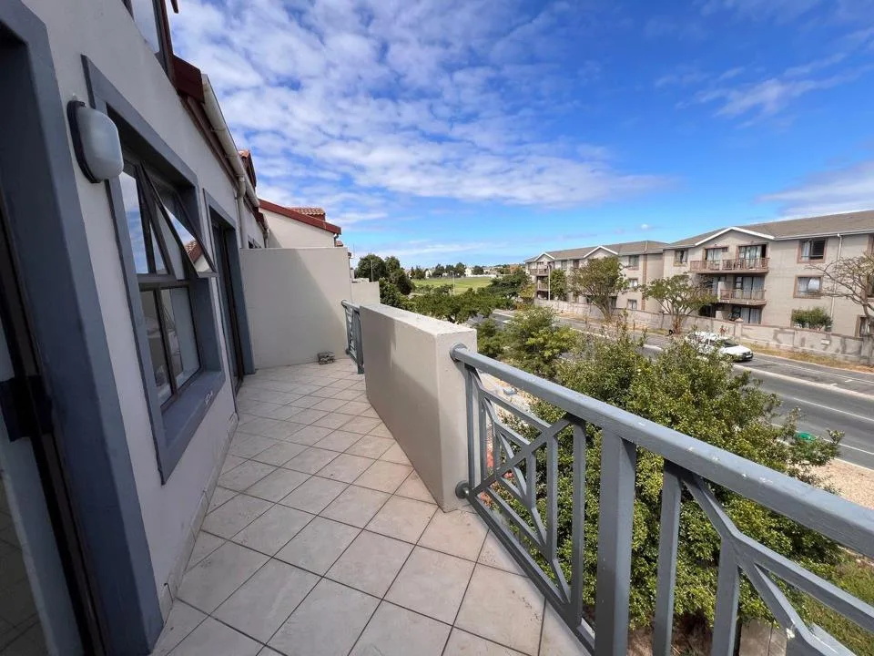 3 Bedroom Townhouse for sale in Parklands