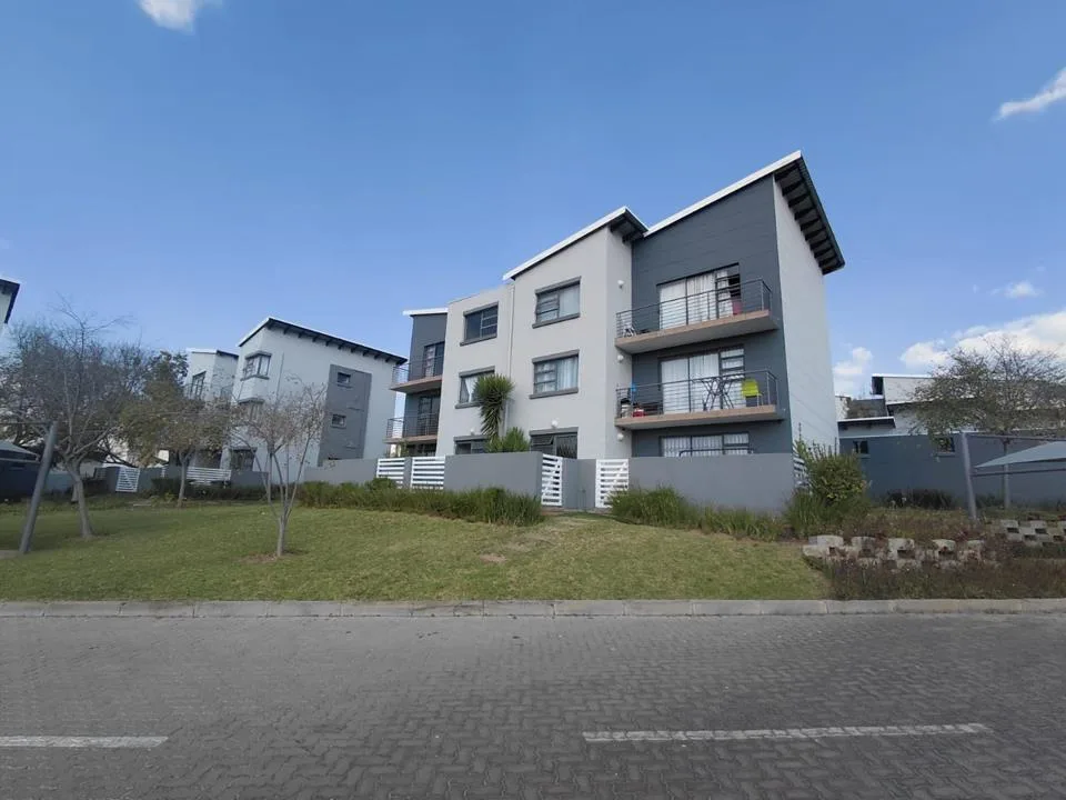 0.5 Bedroom Apartment / flat to rent in Fourways