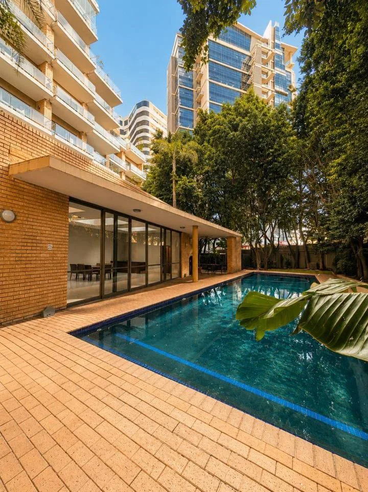 3 Bedroom Apartment / flat to rent in Morningside