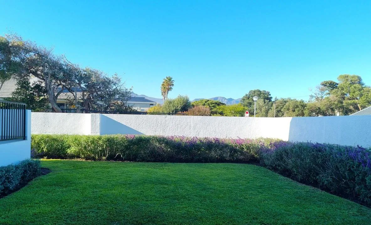 9 Bedroom House for sale in Westcliff
